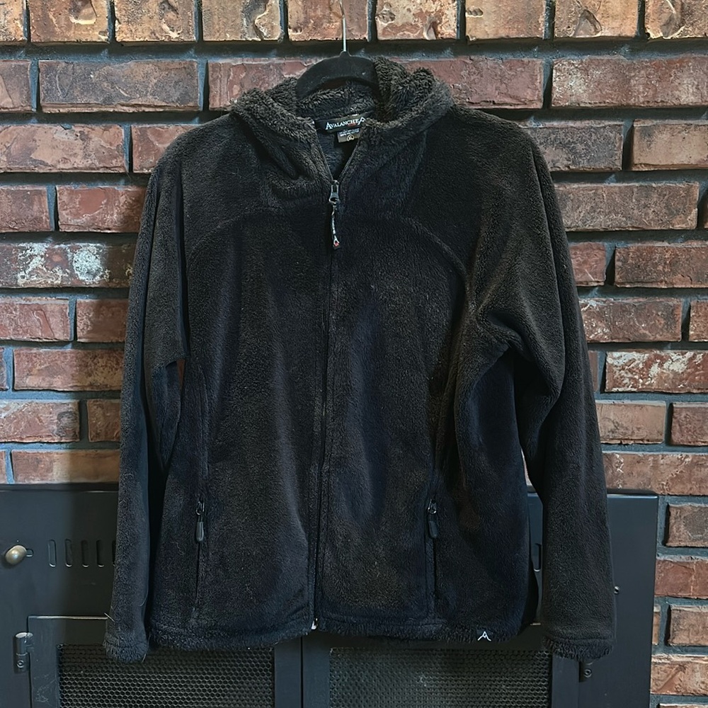 Avalanche hooded fleece coat, black, size XL.